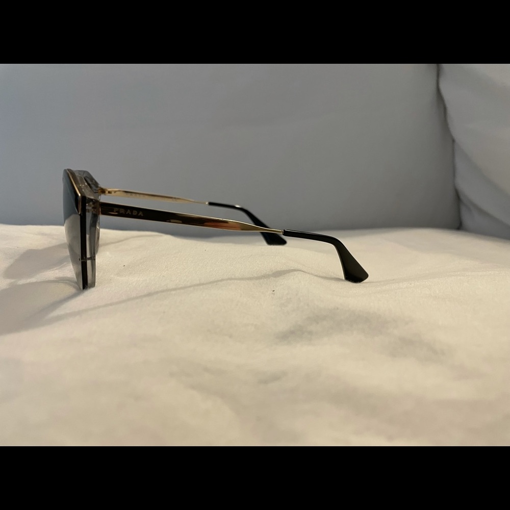 Prada sunglasses - Picture 2 of 10